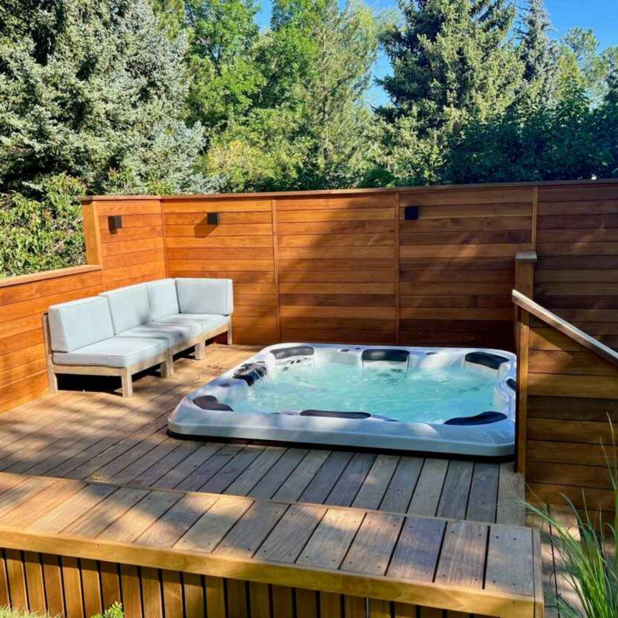 Alpine Outdoor Hot Tub Spa- 7-Person Premium Hydrotherapy System