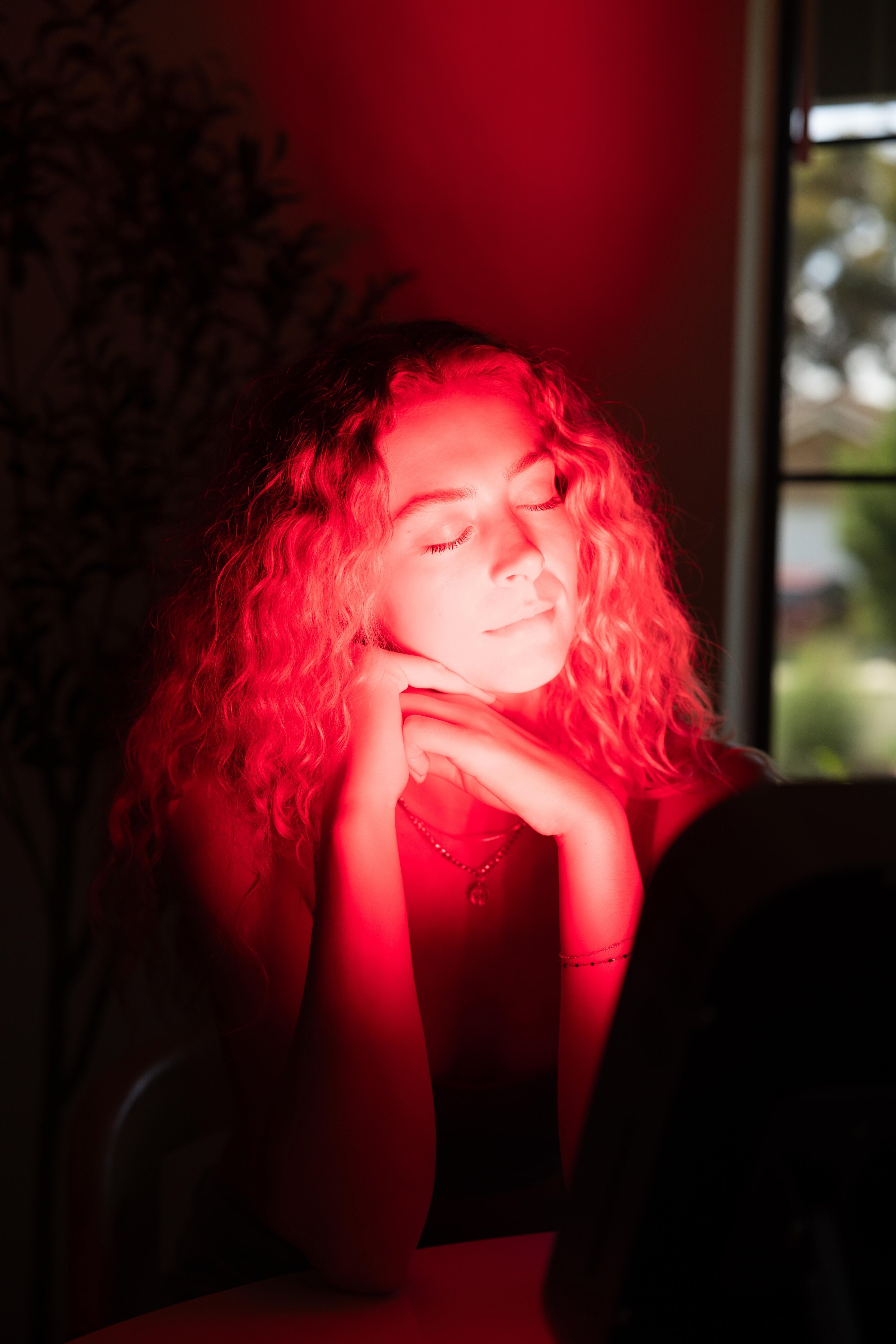 Targeted Red Light Therapy Panel - Compact Recovery & Skin Support
